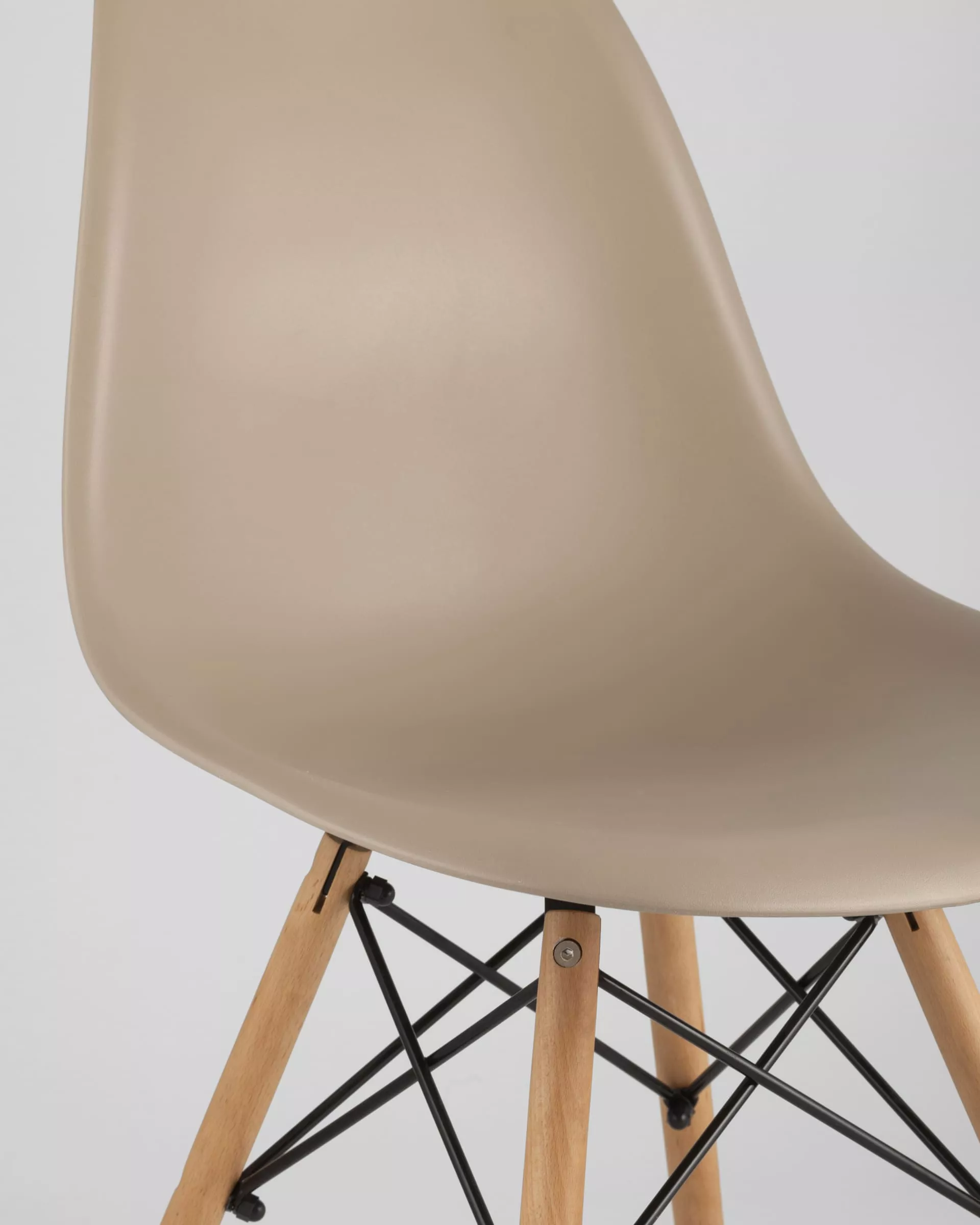 Комплект стульев Eames DSW бежево-серый x4 шт