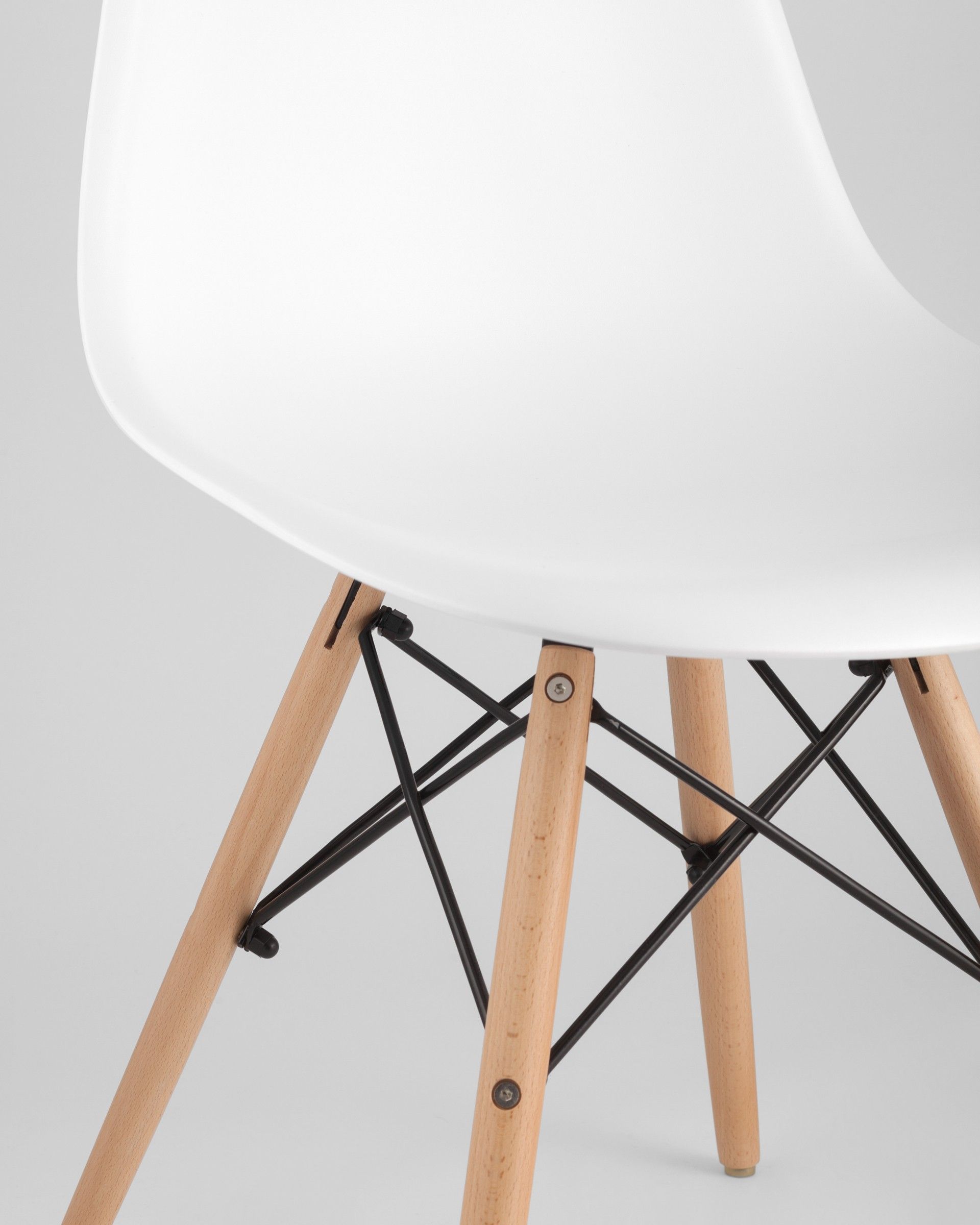 Стул Eames DSW белый